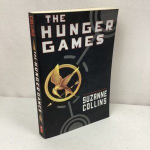 The Hunger Games - Paperback By Suzanne Collins - GOOD